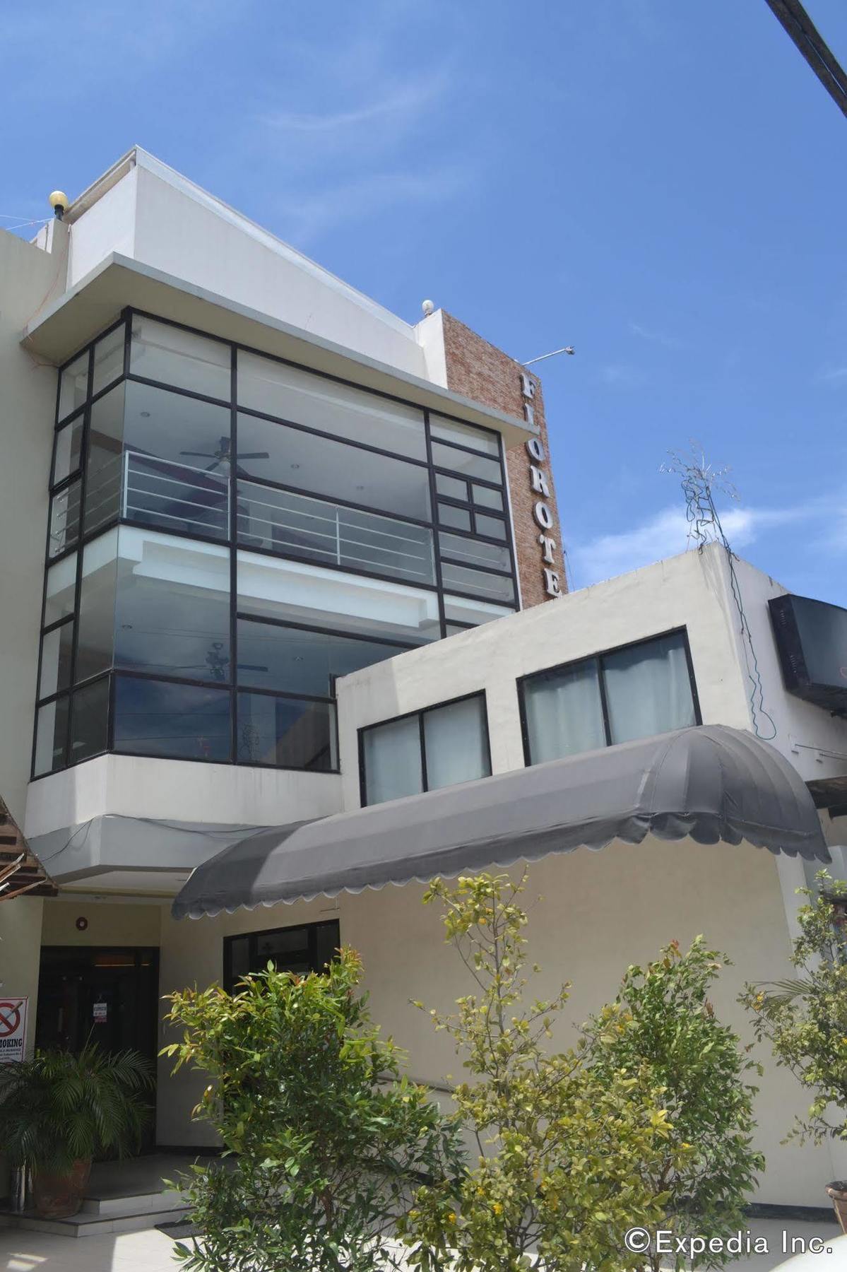 Florotel Gensan General Santos City ภายนอก รูปภาพ